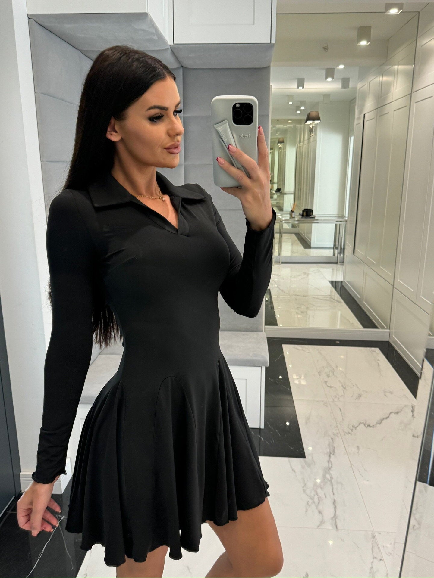 Uzun Kol Açık Yaka Tenis Elbisesi