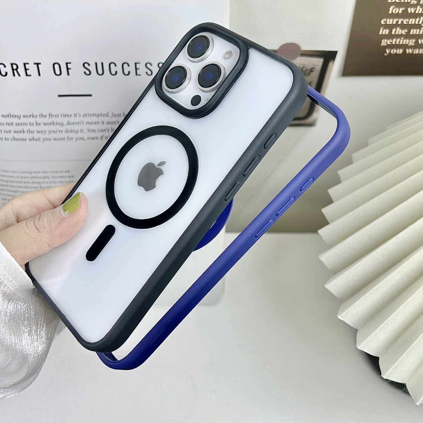 Şeffaf Akrilik Sade & Magsafe Telefon Kılıfları
