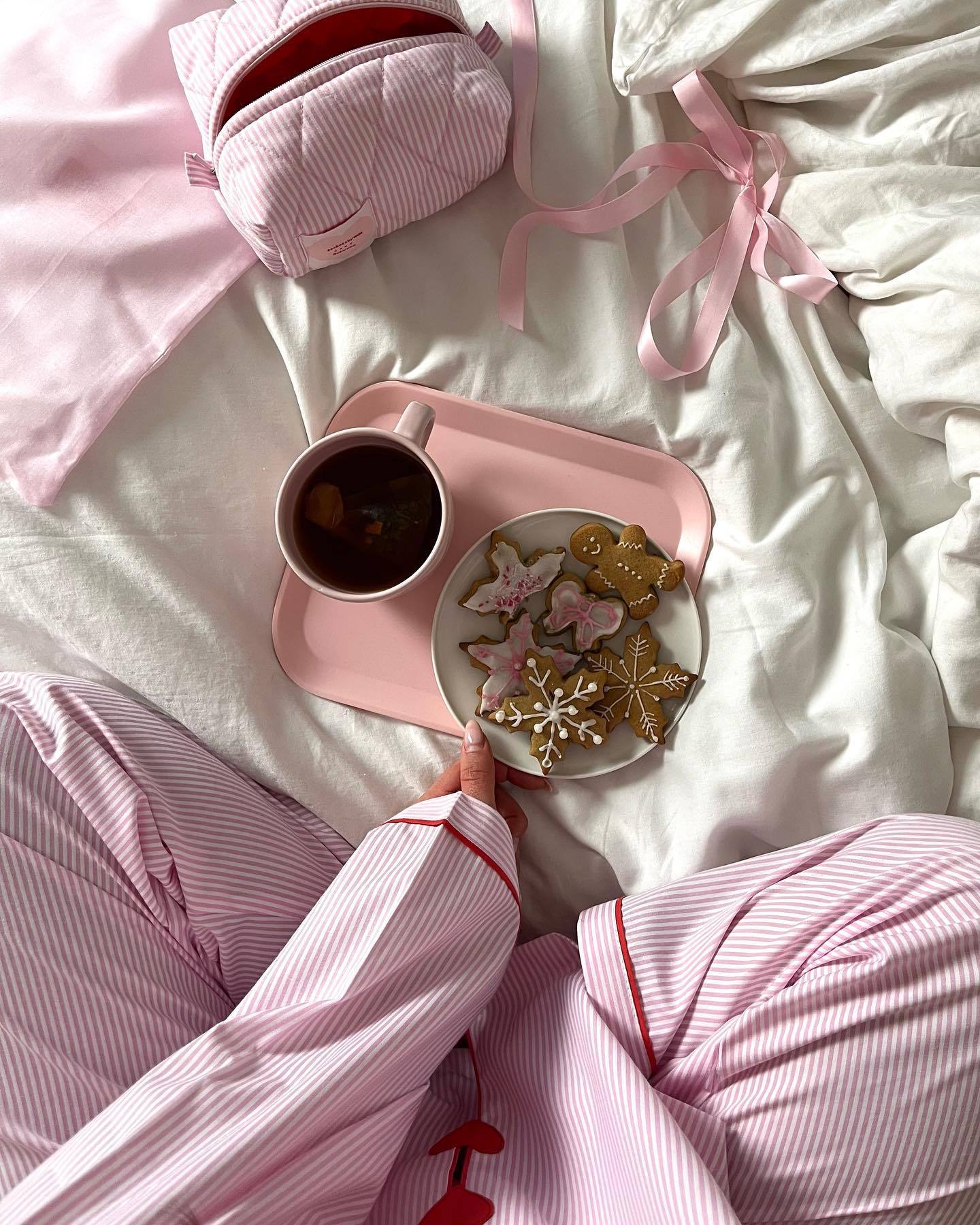 Çizgili Kalpli Pembe Pijama Takımı