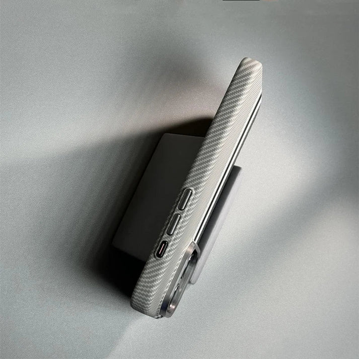 Karbon Fiber MagSafeli Telefon Kılıfı