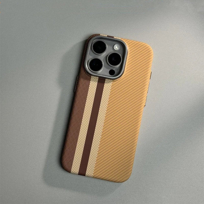 Karbon Fiber MagSafeli Telefon Kılıfı