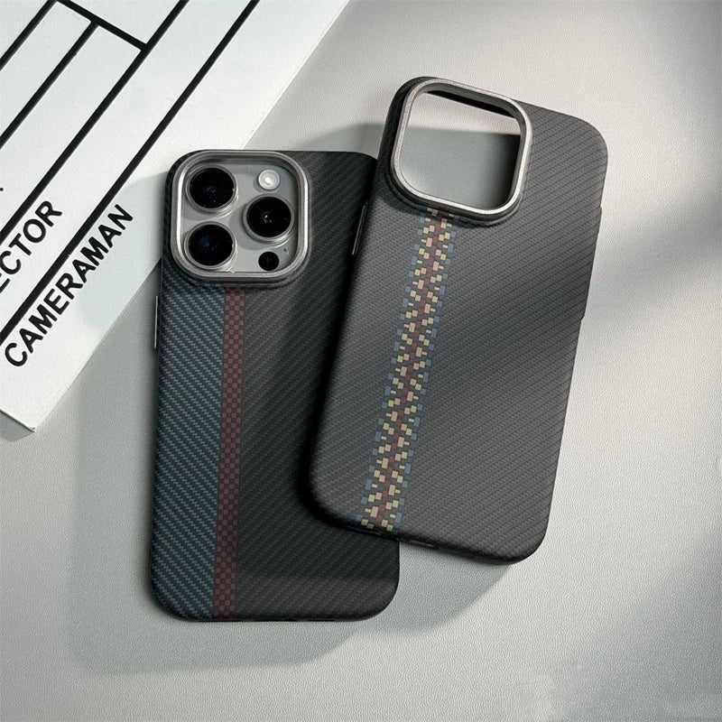 Karbon Fiber MagSafeli Telefon Kılıfı