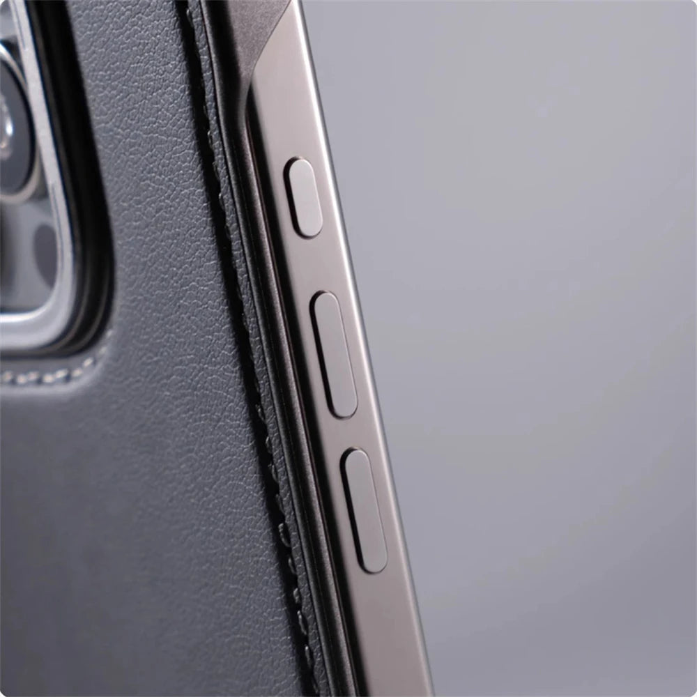 Alüminyum Alışımlı Deri iPhone Kılıfı