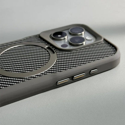 Nano Karbon Premium Tasarımlı ve MagSafe Şarj Destekli iPhone Kılıfı
